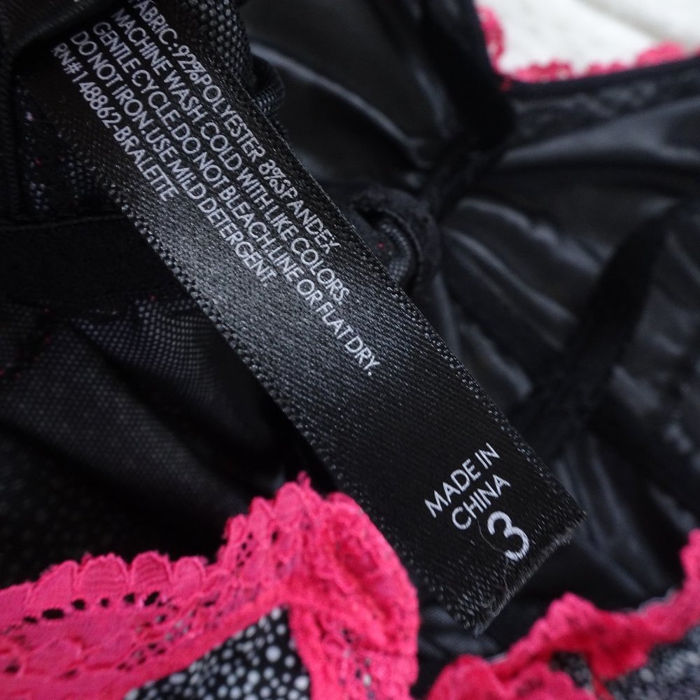 Torrid Black/Pink  Lace Over Bra Size (3) Large - Picture 6 of 7